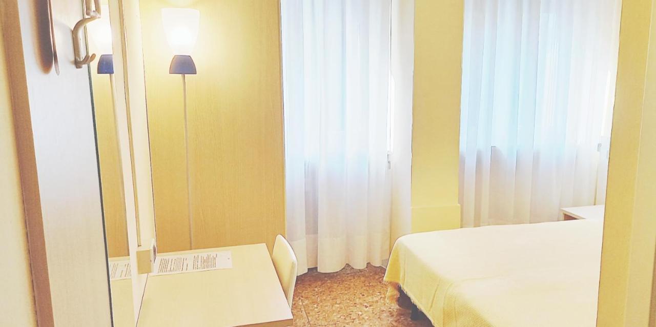 Hotel Santa Lucia Βενετία Εξωτερικό φωτογραφία